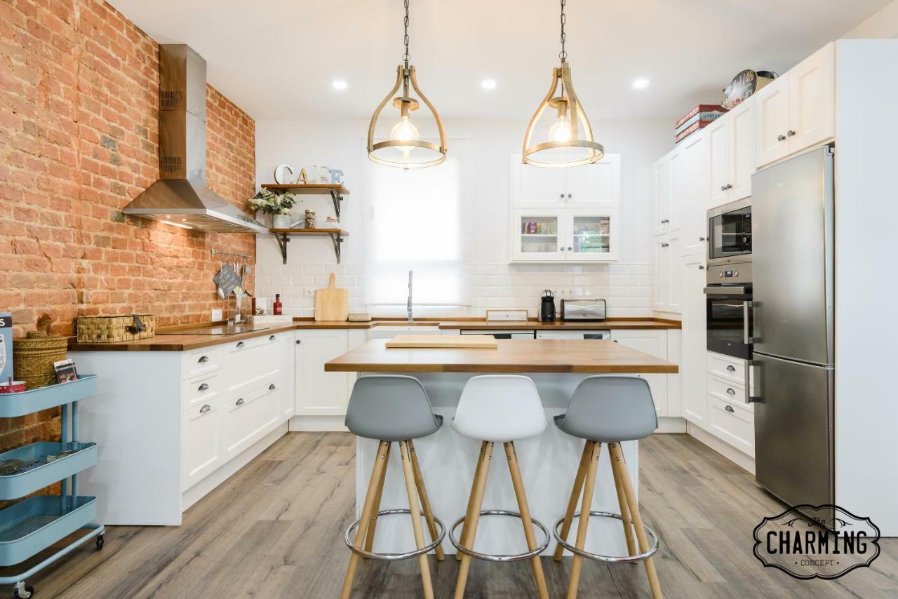 Charming Apartment *